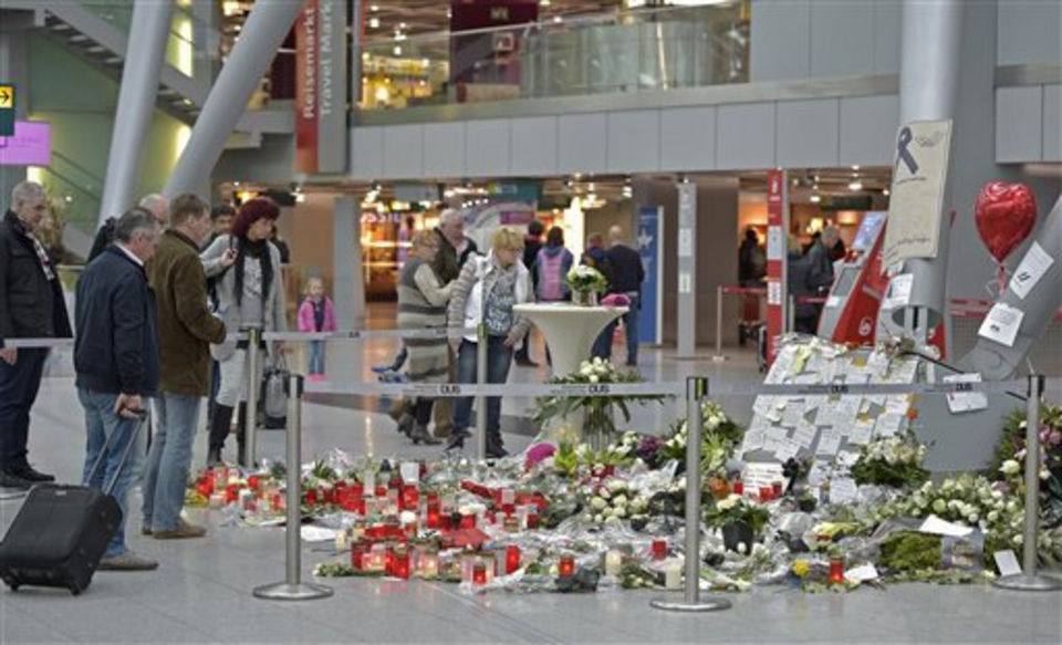 Lufthansa admits knowing co-pilot who crashed Germanwings flight had 'severe depression'